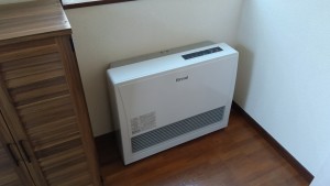 FF式暖房機　室内機